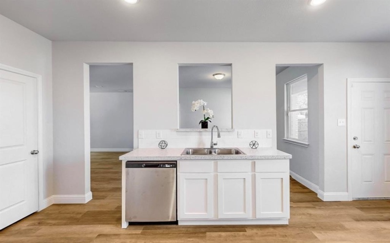 2245 Anderson Street, Dallas, TX 75215, 3 Habitaciones Habitaciones , ,2 BañosBaños,Residential,En Venta,2245 Anderson Street,20804672