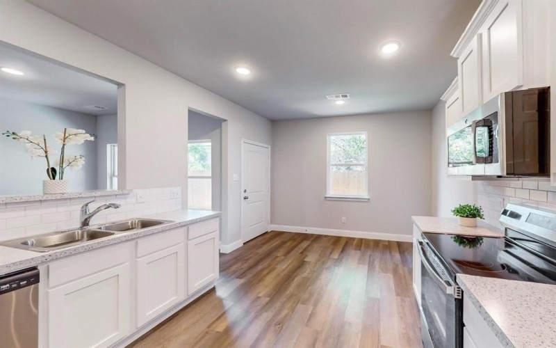2245 Anderson Street, Dallas, TX 75215, 3 Habitaciones Habitaciones , ,2 BañosBaños,Residential,En Venta,2245 Anderson Street,20804672
