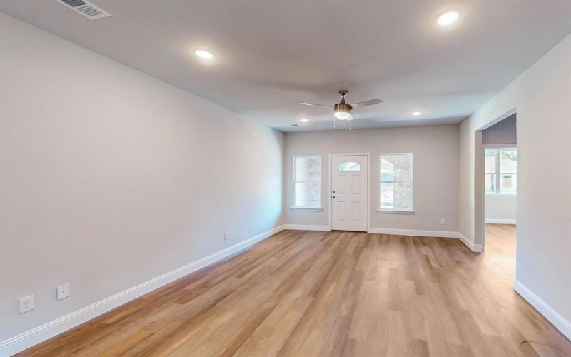 2245 Anderson Street, Dallas, TX 75215, 3 Habitaciones Habitaciones , ,2 BañosBaños,Residential,En Venta,2245 Anderson Street,20804672