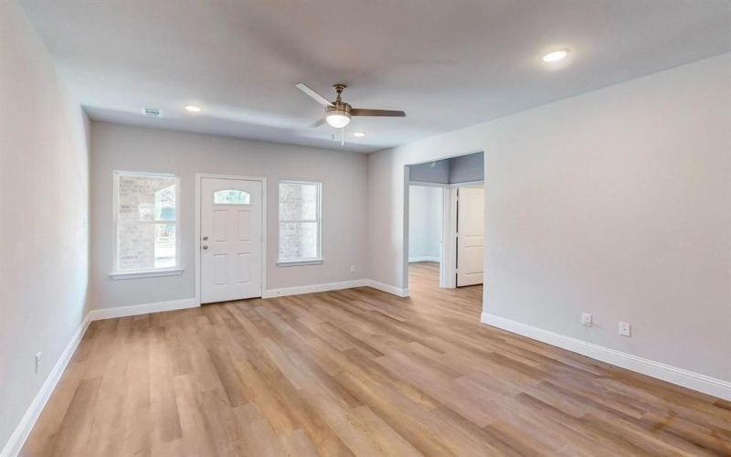 2245 Anderson Street, Dallas, TX 75215, 3 Habitaciones Habitaciones , ,2 BañosBaños,Residential,En Venta,2245 Anderson Street,20804672