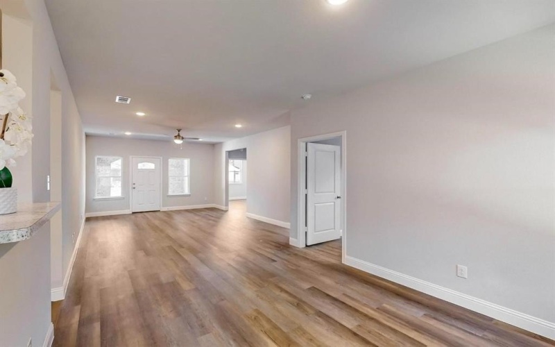 2245 Anderson Street, Dallas, TX 75215, 3 Habitaciones Habitaciones , ,2 BañosBaños,Residential,En Venta,2245 Anderson Street,20804672