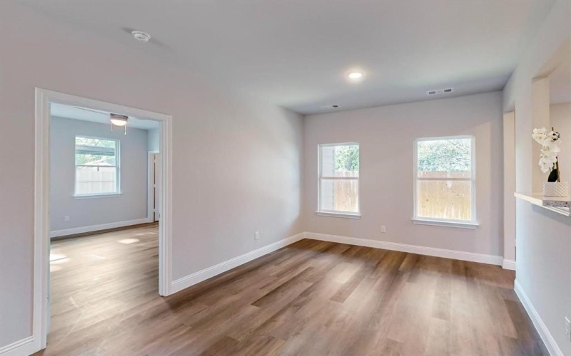 2245 Anderson Street, Dallas, TX 75215, 3 Habitaciones Habitaciones , ,2 BañosBaños,Residential,En Venta,2245 Anderson Street,20804672
