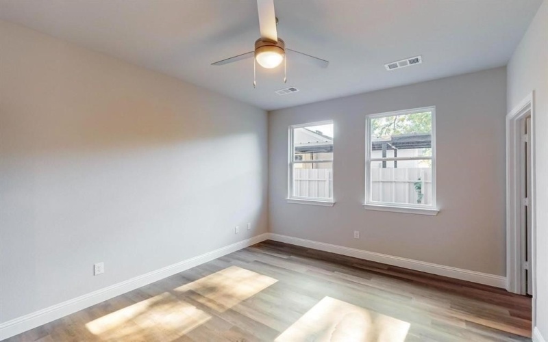 2245 Anderson Street, Dallas, TX 75215, 3 Habitaciones Habitaciones , ,2 BañosBaños,Residential,En Venta,2245 Anderson Street,20804672