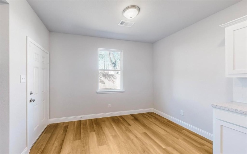 2245 Anderson Street, Dallas, TX 75215, 3 Habitaciones Habitaciones , ,2 BañosBaños,Residential,En Venta,2245 Anderson Street,20804672