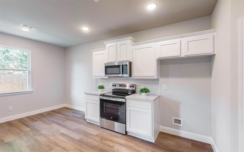2245 Anderson Street, Dallas, TX 75215, 3 Habitaciones Habitaciones , ,2 BañosBaños,Residential,En Venta,2245 Anderson Street,20804672