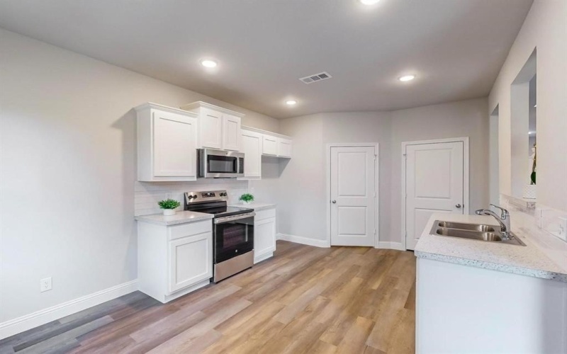 2245 Anderson Street, Dallas, TX 75215, 3 Habitaciones Habitaciones , ,2 BañosBaños,Residential,En Venta,2245 Anderson Street,20804672