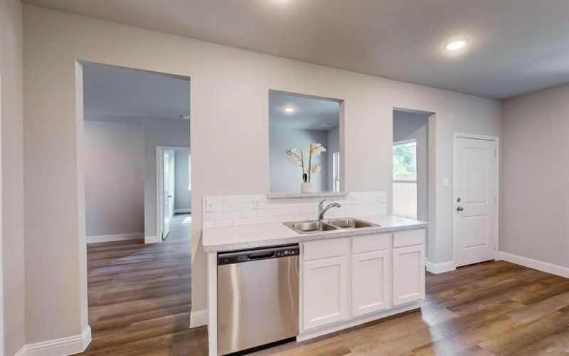 2245 Anderson Street, Dallas, TX 75215, 3 Habitaciones Habitaciones , ,2 BañosBaños,Residential,En Venta,2245 Anderson Street,20804672