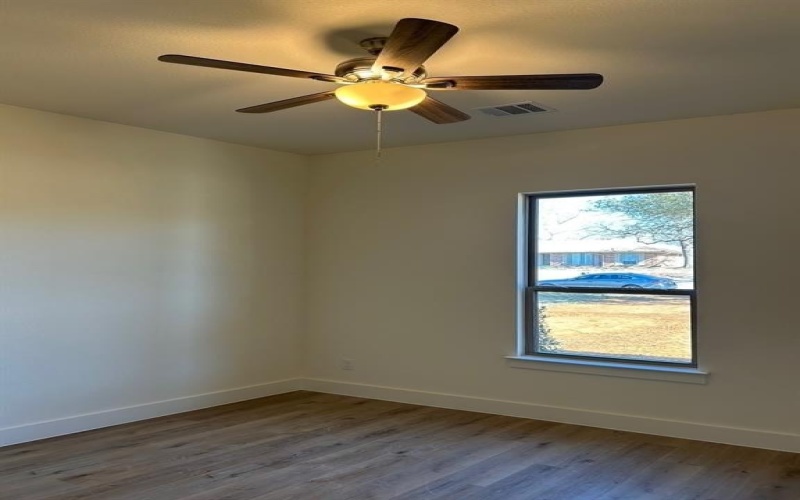5533 Woodland Hills Drive, Denton, TX 76208, 4 Bedrooms Bedrooms, ,2 BathroomsBathrooms,Residential,For Sale,5533 Woodland Hills Drive,20804766