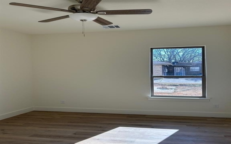 5533 Woodland Hills Drive, Denton, TX 76208, 4 Bedrooms Bedrooms, ,2 BathroomsBathrooms,Residential,For Sale,5533 Woodland Hills Drive,20804766