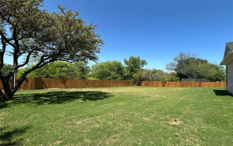 5533 Woodland Hills Drive, Denton, TX 76208, 4 Bedrooms Bedrooms, ,2 BathroomsBathrooms,Residential,For Sale,5533 Woodland Hills Drive,20804766