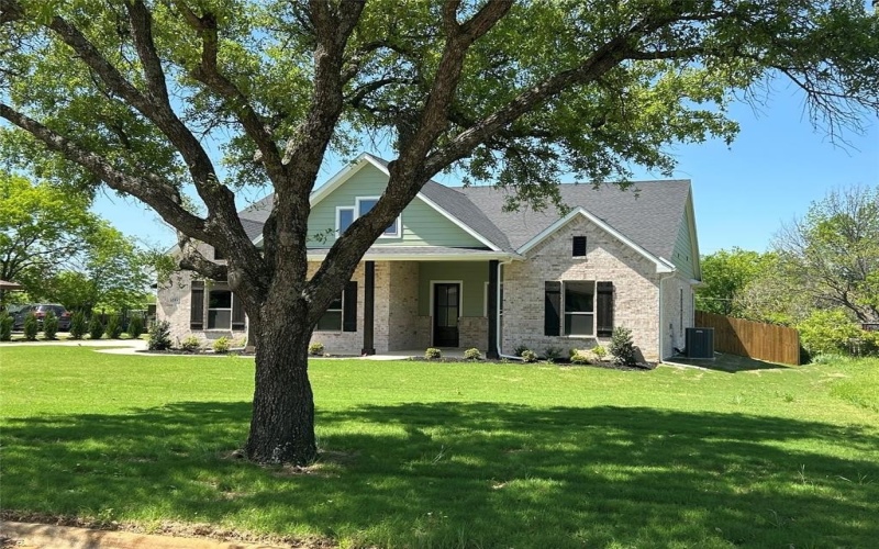 5533 Woodland Hills Drive, Denton, TX 76208, 4 Bedrooms Bedrooms, ,2 BathroomsBathrooms,Residential,For Sale,5533 Woodland Hills Drive,20804766