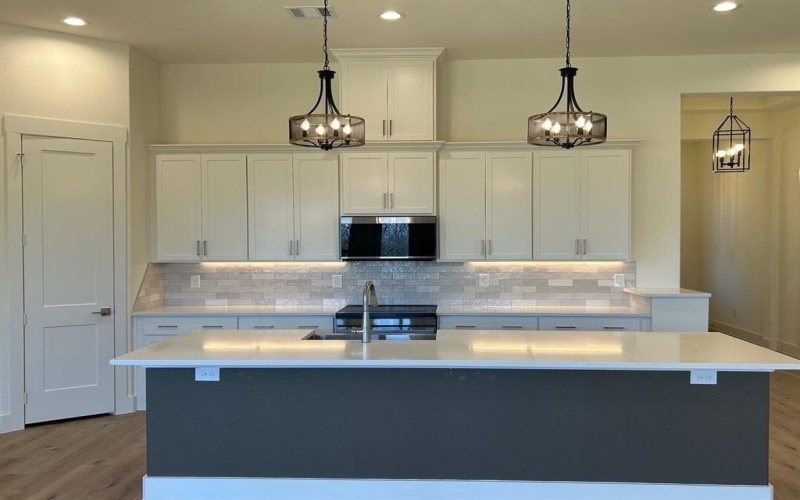5533 Woodland Hills Drive, Denton, TX 76208, 4 Bedrooms Bedrooms, ,2 BathroomsBathrooms,Residential,For Sale,5533 Woodland Hills Drive,20804766