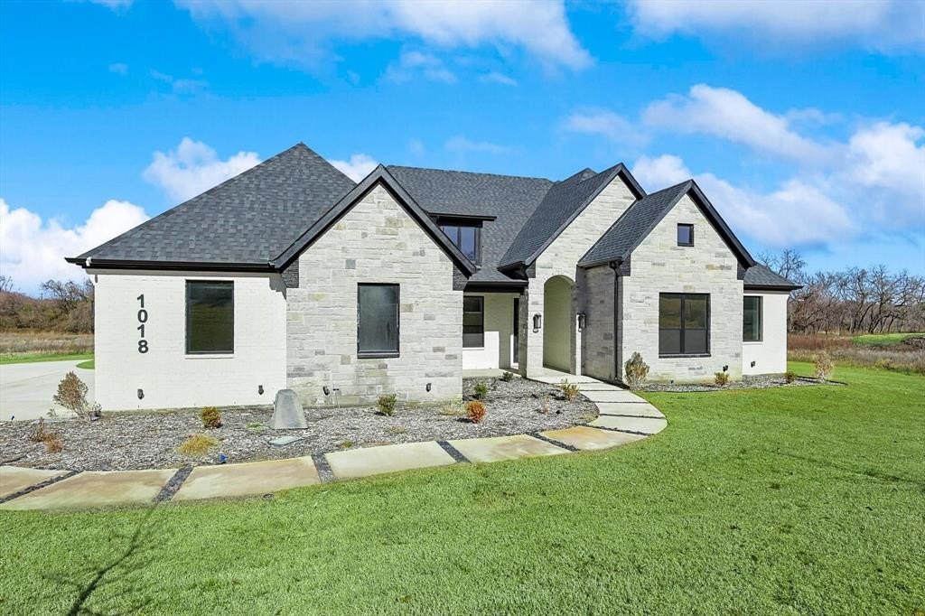 1018 Glenoaks Drive, Weatherford, TX 76088, 4 Bedrooms Bedrooms, ,3 BathroomsBathrooms,Residential,For Sale,1018 Glenoaks Drive,20805572