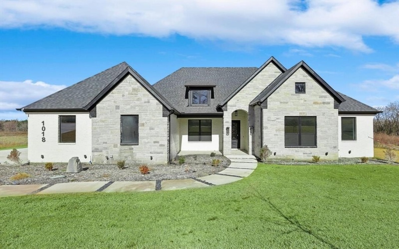 1018 Glenoaks Drive, Weatherford, TX 76088, 4 Bedrooms Bedrooms, ,3 BathroomsBathrooms,Residential,For Sale,1018 Glenoaks Drive,20805572