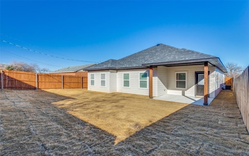 1422 E Magnolia Avenue, Fort Worth, TX 76104, 3 Bedrooms Bedrooms, ,2 BathroomsBathrooms,Residential,For Sale,1422 E Magnolia Avenue,20806907