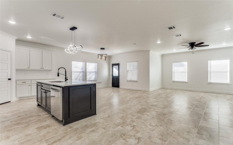 1422 E Magnolia Avenue, Fort Worth, TX 76104, 3 Bedrooms Bedrooms, ,2 BathroomsBathrooms,Residential,For Sale,1422 E Magnolia Avenue,20806907