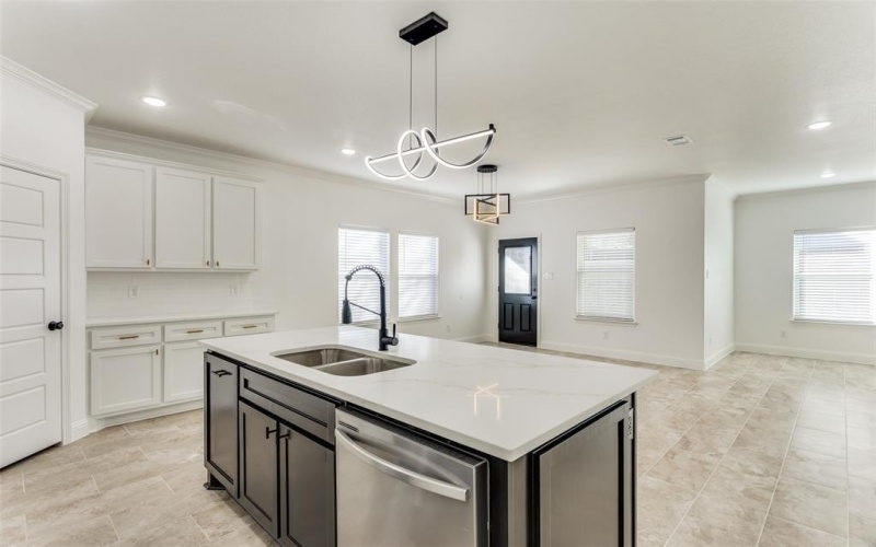 1422 E Magnolia Avenue, Fort Worth, TX 76104, 3 Bedrooms Bedrooms, ,2 BathroomsBathrooms,Residential,For Sale,1422 E Magnolia Avenue,20806907