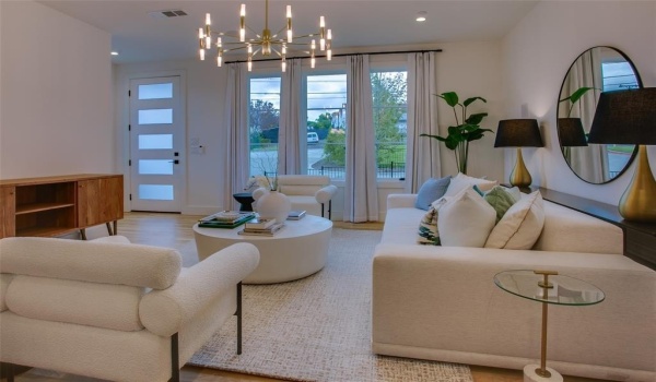 7207 Gaston Avenue #203, Dallas, TX 75214, 2 Bedrooms Bedrooms, ,2 BathroomsBathrooms,Residential,For Sale,7207 Gaston Avenue,20807191