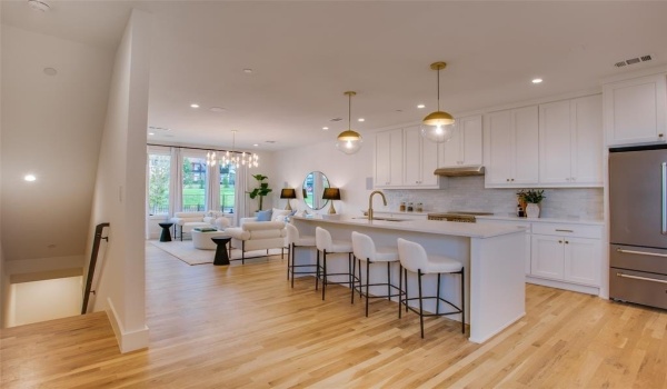 7207 Gaston Avenue #203, Dallas, TX 75214, 2 Bedrooms Bedrooms, ,2 BathroomsBathrooms,Residential,For Sale,7207 Gaston Avenue,20807191