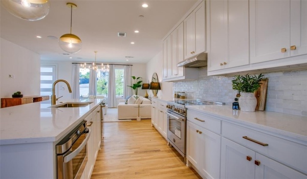 7207 Gaston Avenue #203, Dallas, TX 75214, 2 Bedrooms Bedrooms, ,2 BathroomsBathrooms,Residential,For Sale,7207 Gaston Avenue,20807191