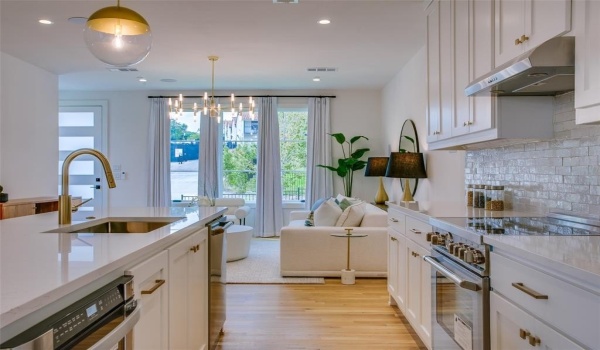 7207 Gaston Avenue #203, Dallas, TX 75214, 2 Bedrooms Bedrooms, ,2 BathroomsBathrooms,Residential,For Sale,7207 Gaston Avenue,20807191