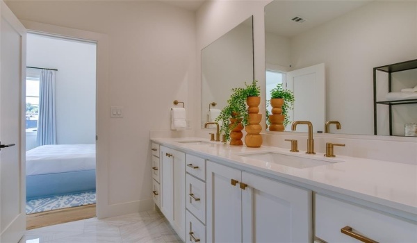 7207 Gaston Avenue #203, Dallas, TX 75214, 2 Bedrooms Bedrooms, ,2 BathroomsBathrooms,Residential,For Sale,7207 Gaston Avenue,20807191