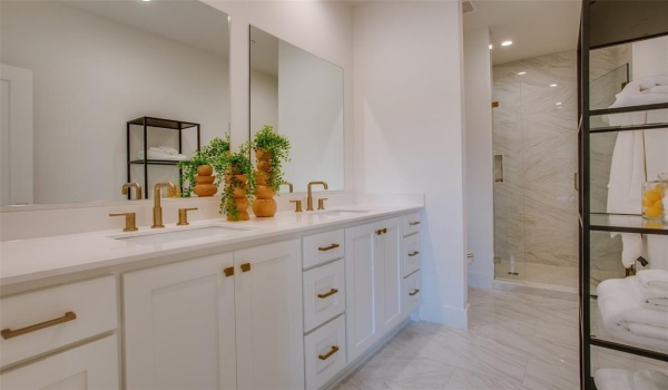 7207 Gaston Avenue #203, Dallas, TX 75214, 2 Bedrooms Bedrooms, ,2 BathroomsBathrooms,Residential,For Sale,7207 Gaston Avenue,20807191