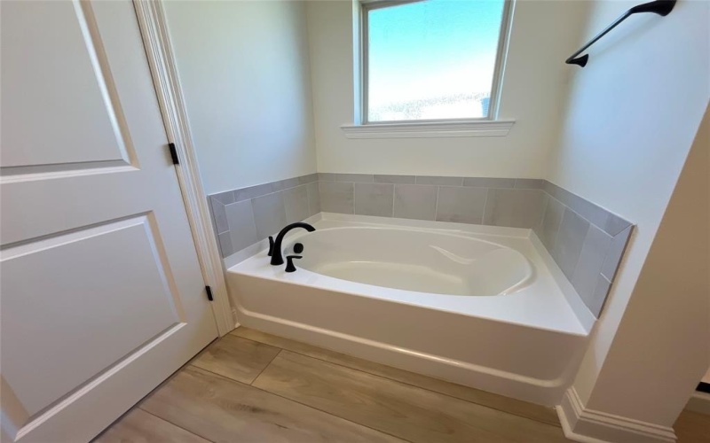 646 HILLTOP Circle, Shreveport, LA 71107, 3 Bedrooms Bedrooms, ,2 BathroomsBathrooms,Residential,For Sale,646 HILLTOP Circle,20807283
