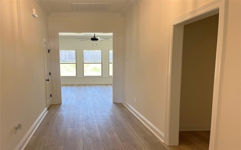 646 HILLTOP Circle, Shreveport, LA 71107, 3 Bedrooms Bedrooms, ,2 BathroomsBathrooms,Residential,For Sale,646 HILLTOP Circle,20807283