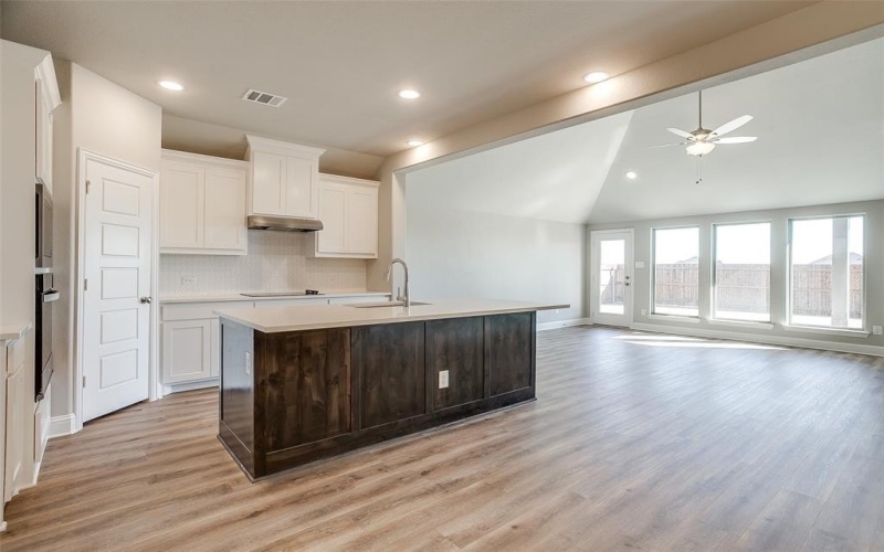 560 Holiday Avenue, Waxahachie, TX 75165, 3 Bedrooms Bedrooms, ,2 BathroomsBathrooms,Residential,For Sale,560 Holiday Avenue,20802539