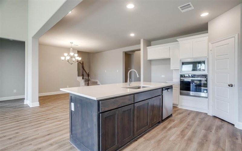 560 Holiday Avenue, Waxahachie, TX 75165, 3 Bedrooms Bedrooms, ,2 BathroomsBathrooms,Residential,For Sale,560 Holiday Avenue,20802539