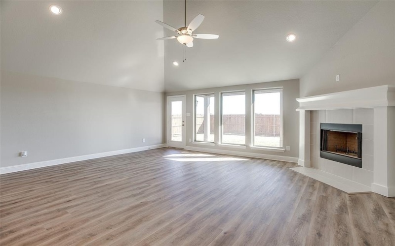 560 Holiday Avenue, Waxahachie, TX 75165, 3 Bedrooms Bedrooms, ,2 BathroomsBathrooms,Residential,For Sale,560 Holiday Avenue,20802539
