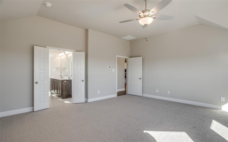 560 Holiday Avenue, Waxahachie, TX 75165, 3 Bedrooms Bedrooms, ,2 BathroomsBathrooms,Residential,For Sale,560 Holiday Avenue,20802539