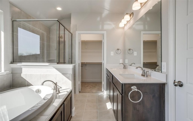 560 Holiday Avenue, Waxahachie, TX 75165, 3 Bedrooms Bedrooms, ,2 BathroomsBathrooms,Residential,For Sale,560 Holiday Avenue,20802539