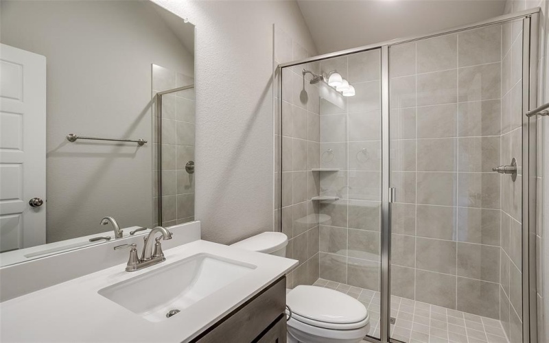 560 Holiday Avenue, Waxahachie, TX 75165, 3 Bedrooms Bedrooms, ,2 BathroomsBathrooms,Residential,For Sale,560 Holiday Avenue,20802539