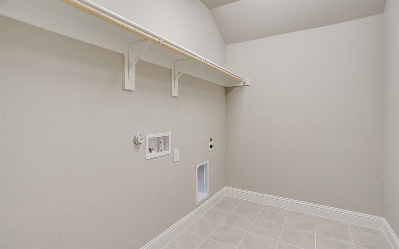 560 Holiday Avenue, Waxahachie, TX 75165, 3 Bedrooms Bedrooms, ,2 BathroomsBathrooms,Residential,For Sale,560 Holiday Avenue,20802539