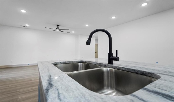 723 W Parnell, Denison, TX 75020, 3 Habitaciones Habitaciones , ,2 BañosBaños,Residential,En Venta,723 W Parnell,20807446