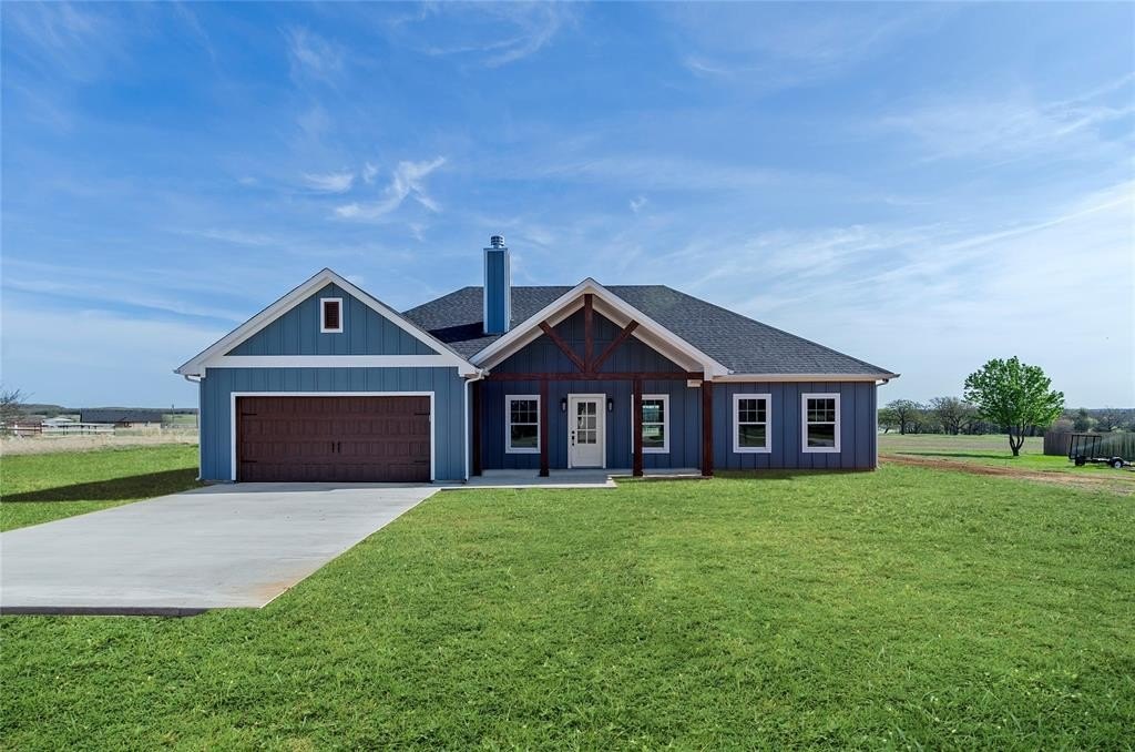 316 Clubview Drive, Bowie, TX 76230, 3 Bedrooms Bedrooms, ,2 BathroomsBathrooms,Residential,For Sale,316 Clubview Drive,20807732