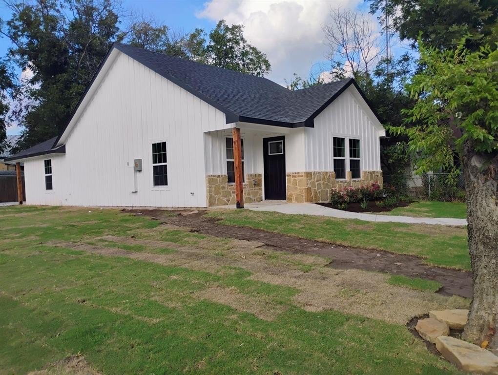 801 NE 1ST Street, Mineral Wells, TX 76067, 3 Bedrooms Bedrooms, ,2 BathroomsBathrooms,Residential,For Sale,801 NE 1ST Street,20807754