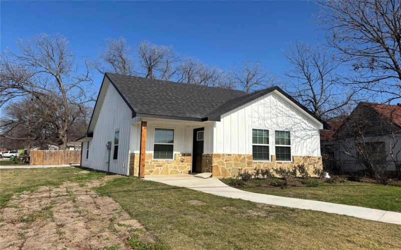 801 NE 1ST Street, Mineral Wells, TX 76067, 3 Bedrooms Bedrooms, ,2 BathroomsBathrooms,Residential,For Sale,801 NE 1ST Street,20807754