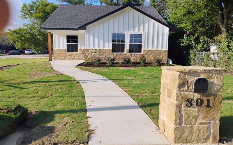 801 NE 1ST Street, Mineral Wells, TX 76067, 3 Bedrooms Bedrooms, ,2 BathroomsBathrooms,Residential,For Sale,801 NE 1ST Street,20807754