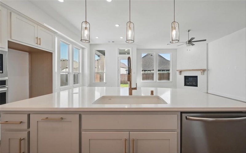 1912 Cannon Court, Aubrey, TX 76227, 4 Bedrooms Bedrooms, ,3 BathroomsBathrooms,Residential,For Sale,1912 Cannon Court,20808350