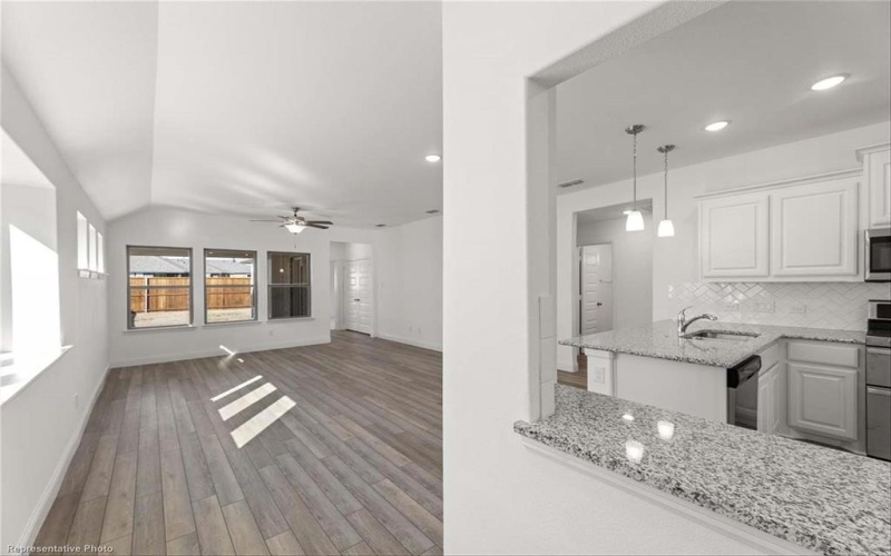 1621 Meadow Crest Drive, Aubrey, TX 76227, 3 Bedrooms Bedrooms, ,2 BathroomsBathrooms,Residential,For Sale,1621 Meadow Crest Drive,20808395