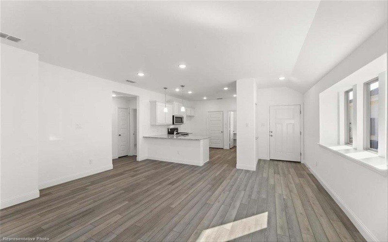 1621 Meadow Crest Drive, Aubrey, TX 76227, 3 Bedrooms Bedrooms, ,2 BathroomsBathrooms,Residential,For Sale,1621 Meadow Crest Drive,20808395