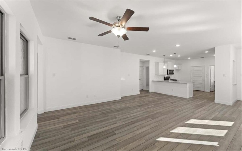 1621 Meadow Crest Drive, Aubrey, TX 76227, 3 Bedrooms Bedrooms, ,2 BathroomsBathrooms,Residential,For Sale,1621 Meadow Crest Drive,20808395