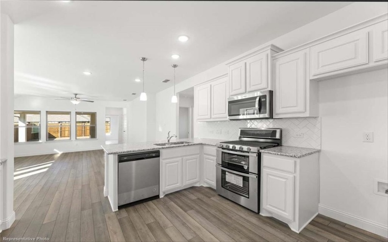 1621 Meadow Crest Drive, Aubrey, TX 76227, 3 Bedrooms Bedrooms, ,2 BathroomsBathrooms,Residential,For Sale,1621 Meadow Crest Drive,20808395