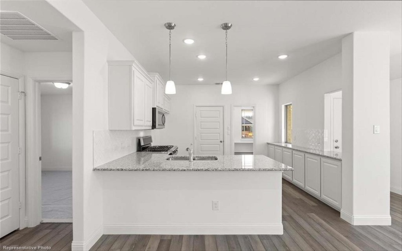 1621 Meadow Crest Drive, Aubrey, TX 76227, 3 Bedrooms Bedrooms, ,2 BathroomsBathrooms,Residential,For Sale,1621 Meadow Crest Drive,20808395