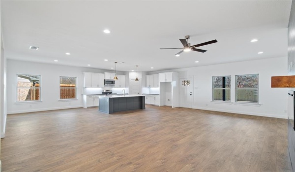 716 James Street, Azle, TX 76020, 4 Bedrooms Bedrooms, ,2 BathroomsBathrooms,Residential,For Sale,716 James Street,20808403