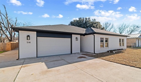 716 James Street, Azle, TX 76020, 4 Bedrooms Bedrooms, ,2 BathroomsBathrooms,Residential,For Sale,716 James Street,20808403