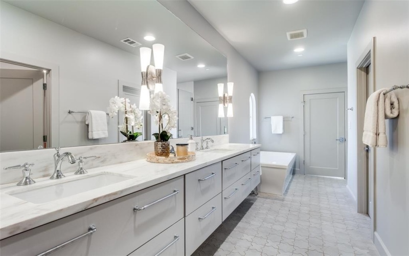 74 Cortes Drive, Westlake, TX 76262, 4 Bedrooms Bedrooms, ,5 BathroomsBathrooms,Residential,For Sale,74 Cortes Drive,20808405